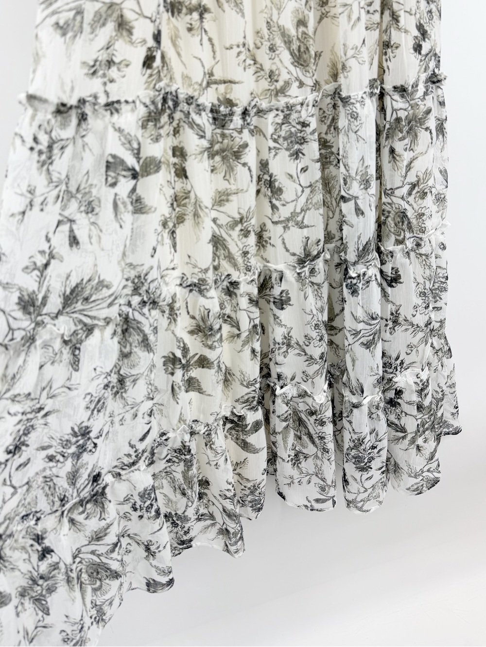 Express Floral Toile Tiered Maxi Dress Cream Gray Sleeveless Cottagecore XS - Picture 11 of 13